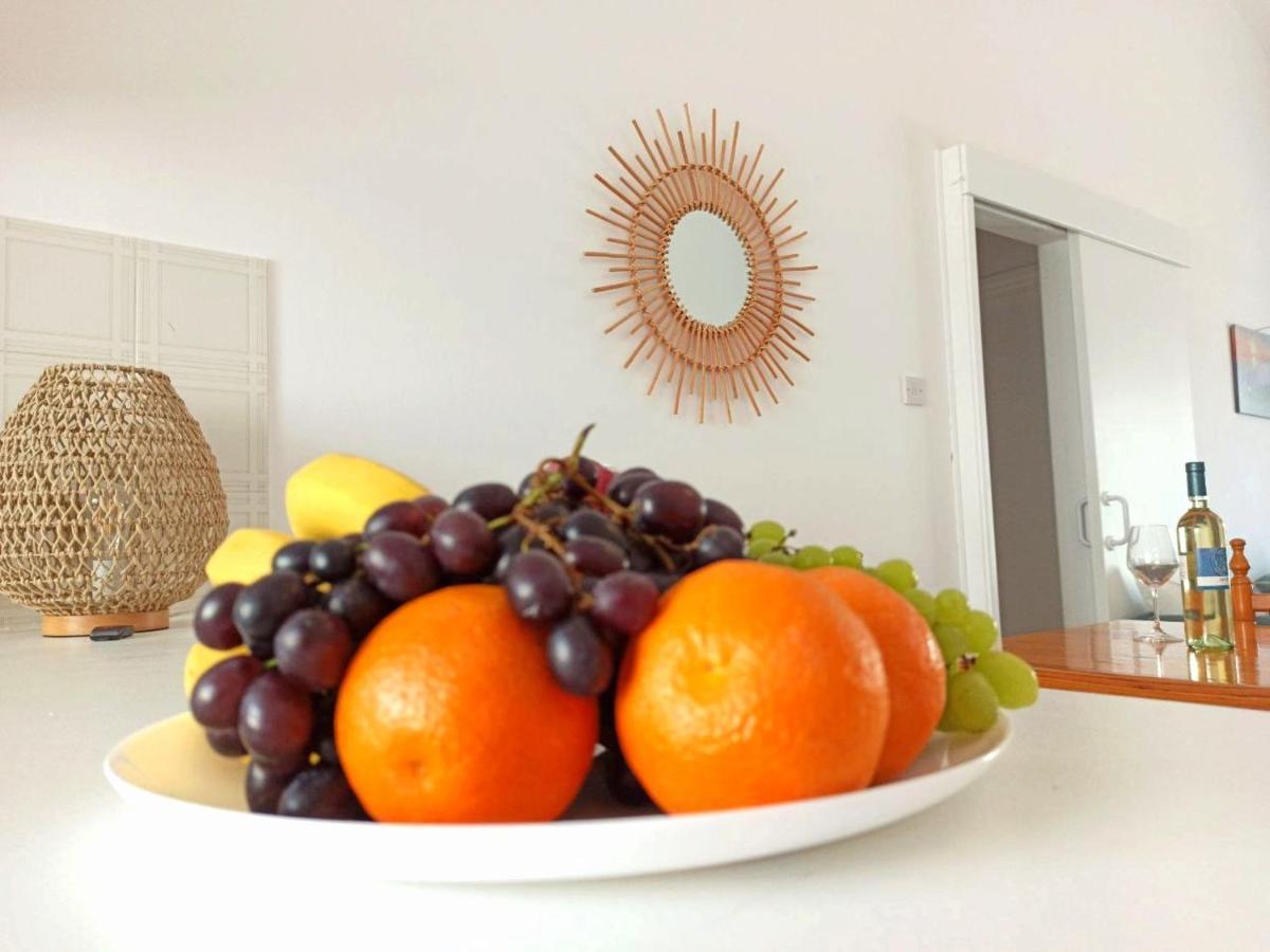 The Salnik Beach Apartment Limassol Exterior foto